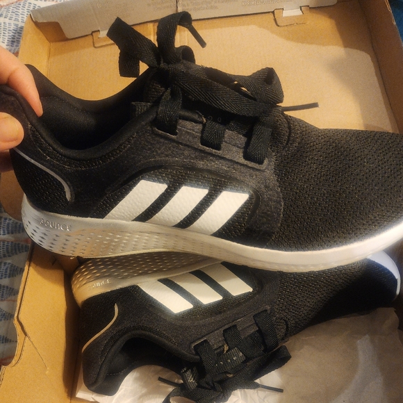 Adidas Women's Black edge running Shoes 👟 - Picture 8 of 13
